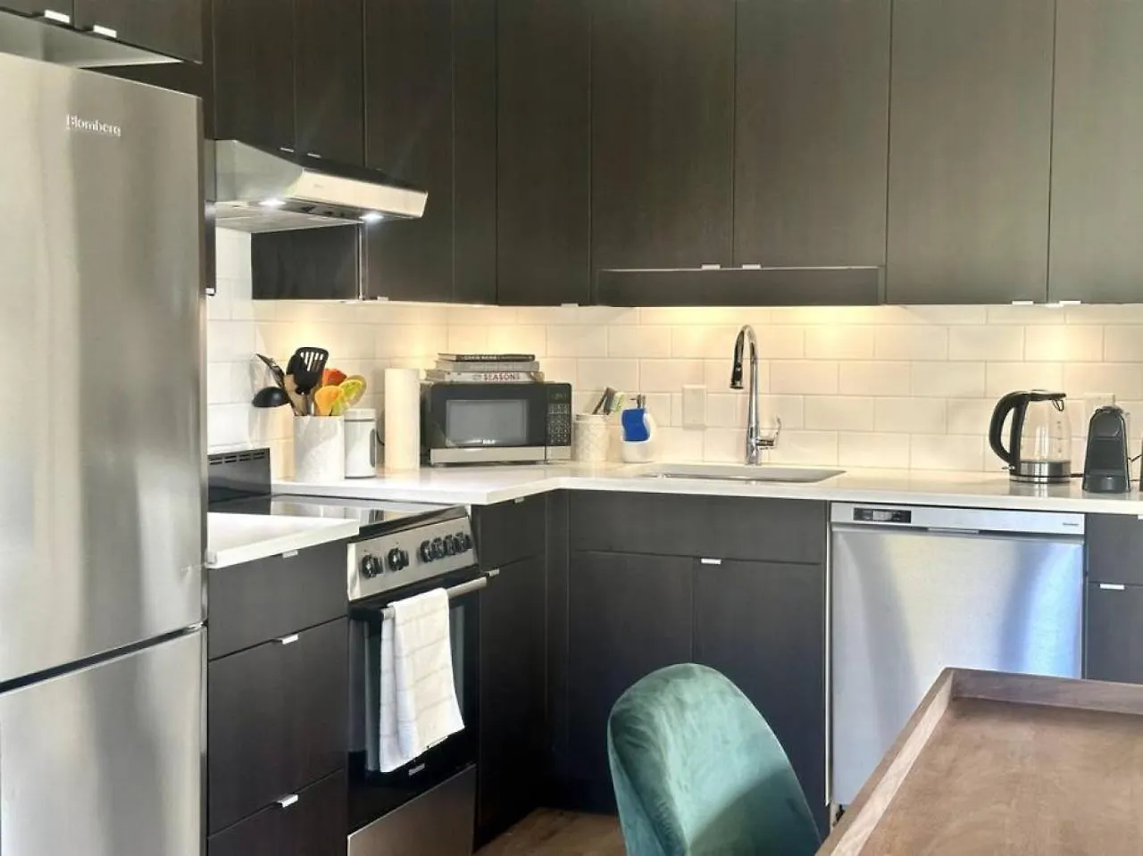 Apartment Mosaic Suite At The Inn On The Drive Vancouver Canada
