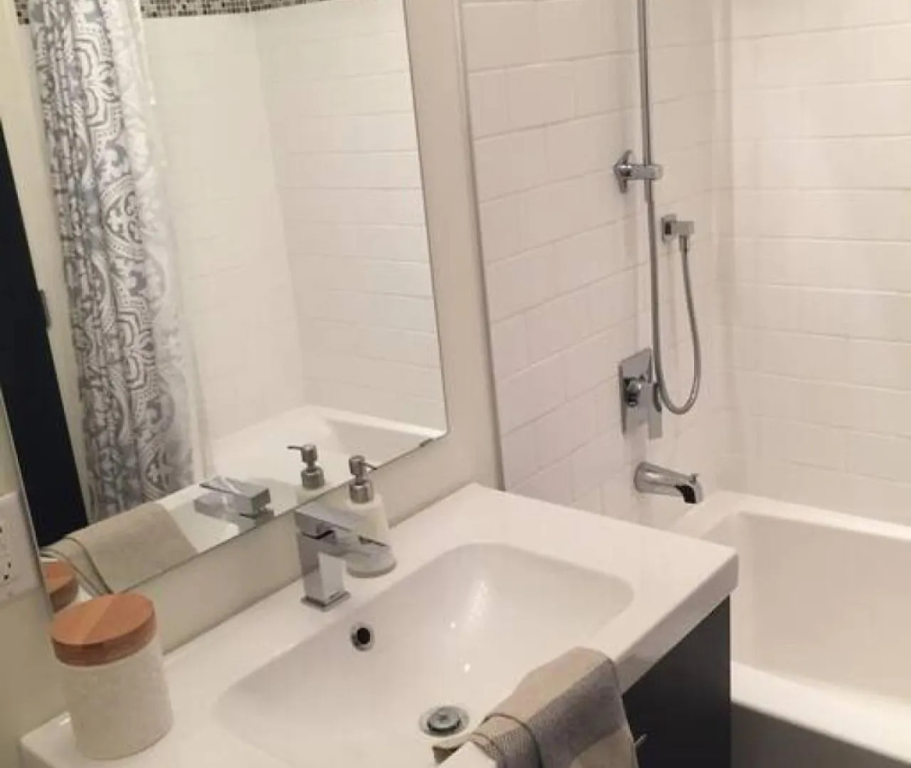 Mosaic Suite At The Inn On The Drive Vancouver