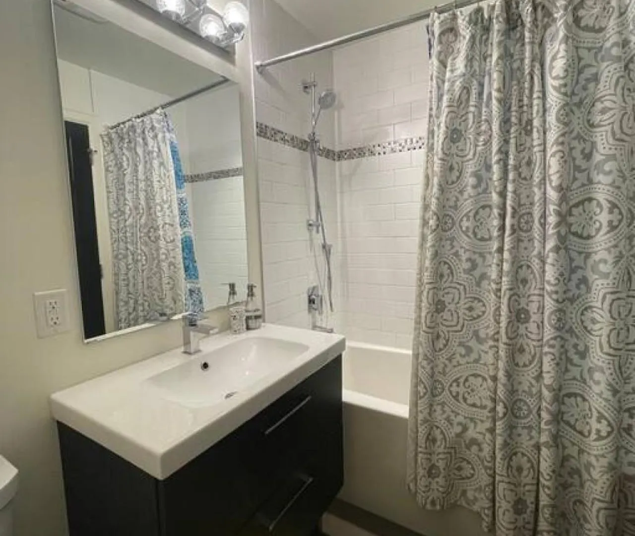 Apartment Mosaic Suite At The Inn On The Drive Vancouver